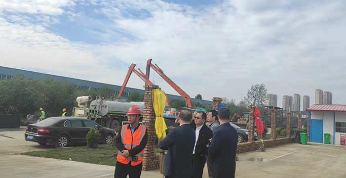 徐州中鐵上海工程局6號線一標項目部大門及護欄安裝中